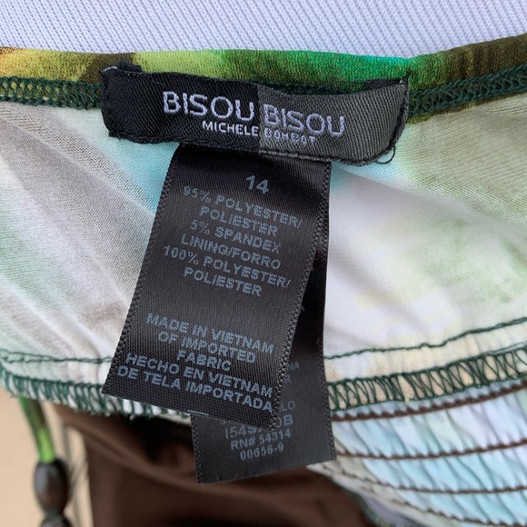 Beautiful Dress - Picture 5 of 6